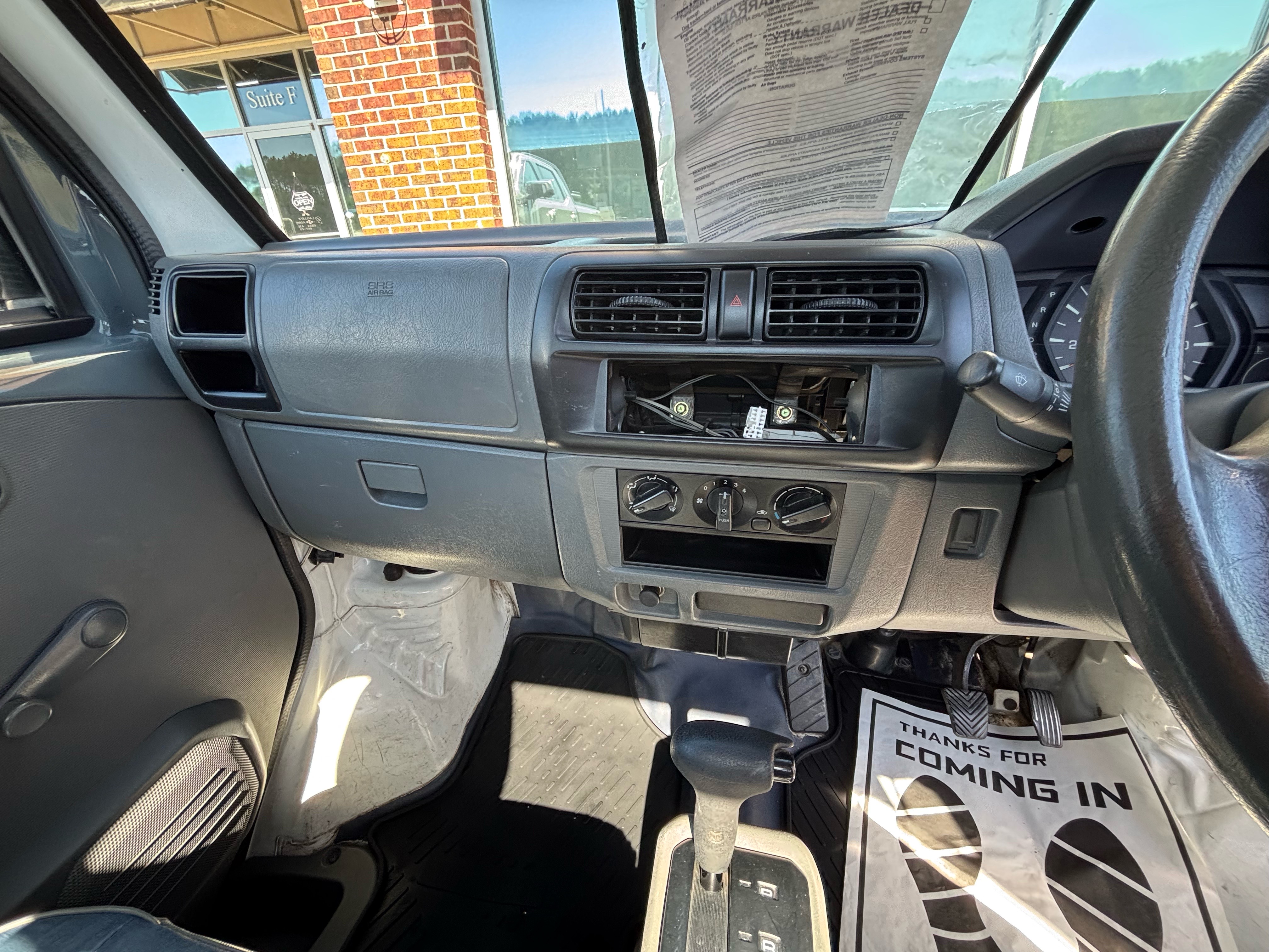 1999 Mitsubishi Minicab JDM car for sale — photo 2 of 10