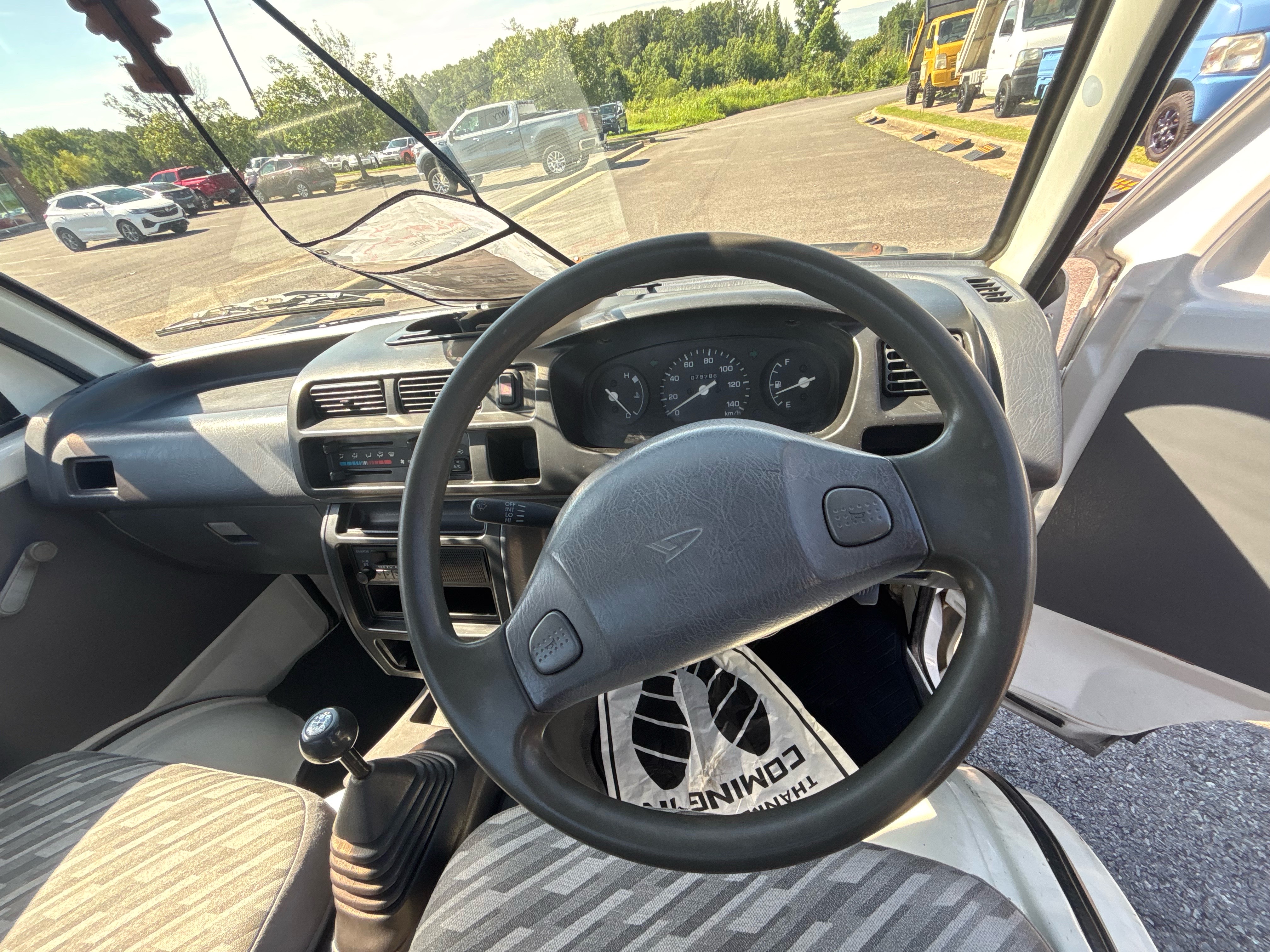 2001 Daihatsu Hijet JDM car for sale — photo 5 of 7