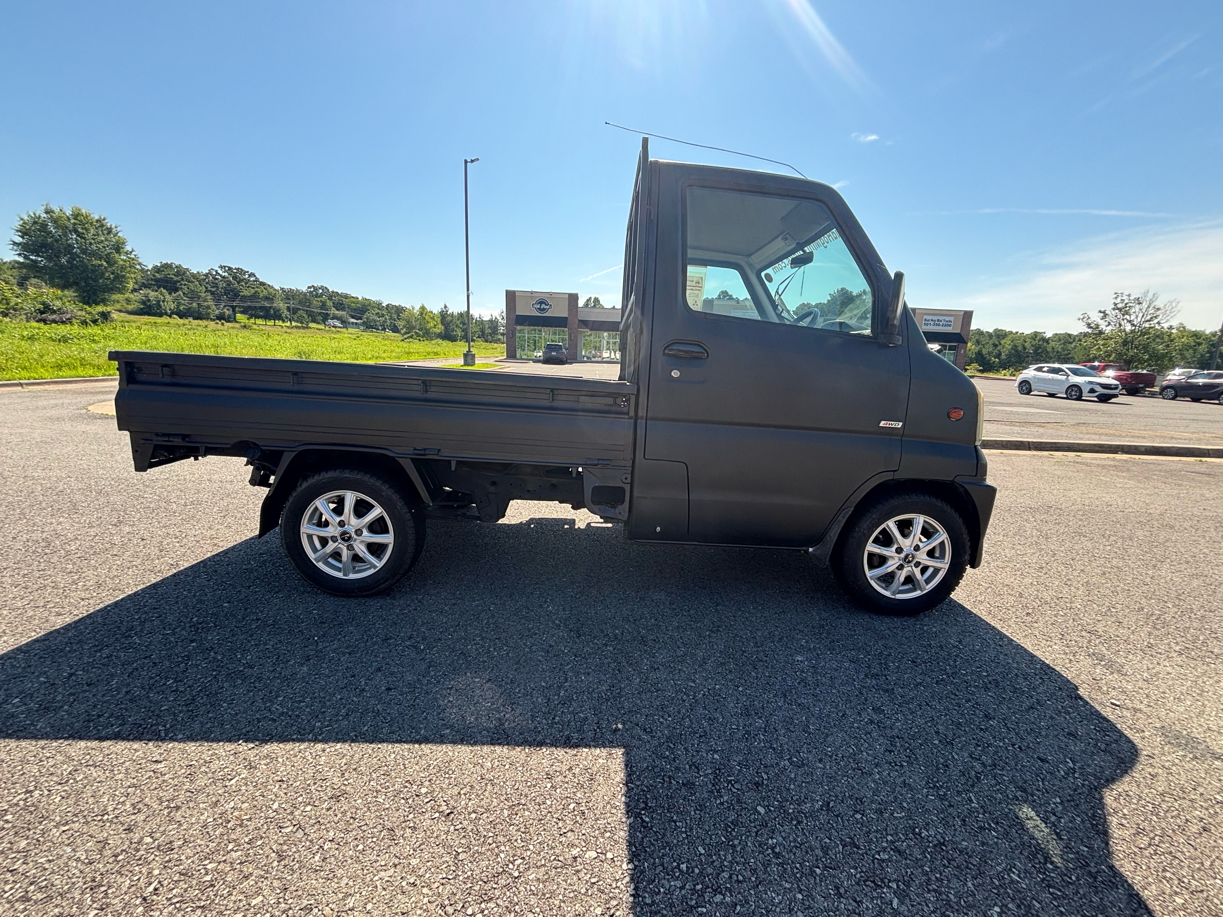 2001 Mitsubishi Minicab JDM car for sale — photo 3 of 7